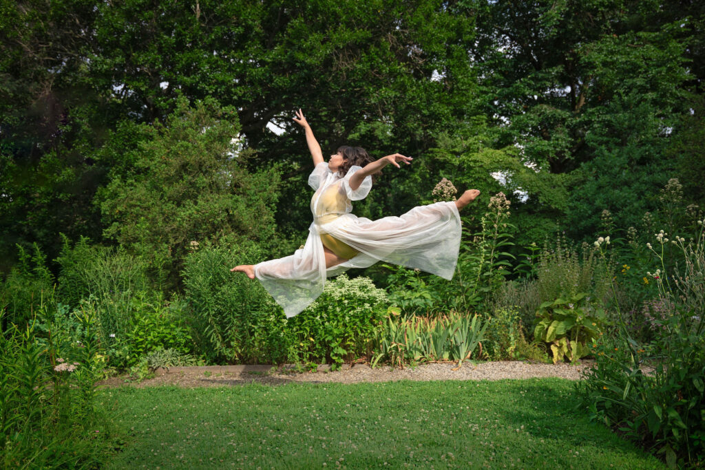 Urban city session with Izzy, by senior photographer Susan Grace
