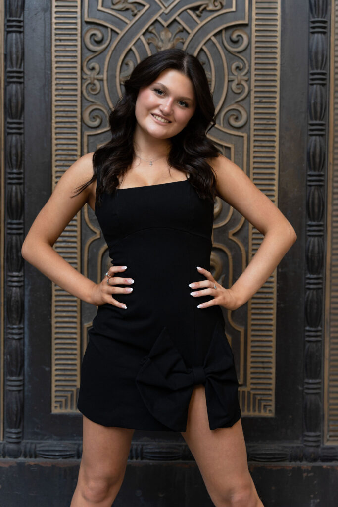 Aubrey's senior session in the city featuring dance and casual poses by Susan Grace Photography