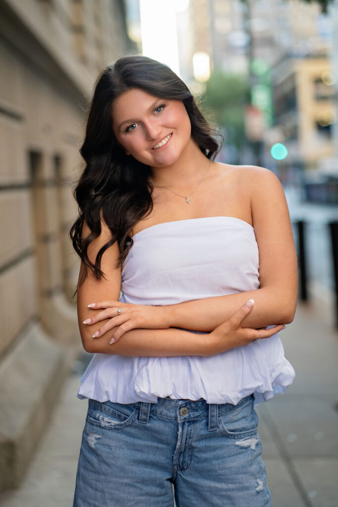 Aubrey's senior session in the city featuring dance and casual poses by Susan Grace Photography