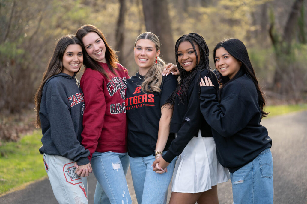 College transition tips from Susan Grace Photography. Image of five collegiate students.
