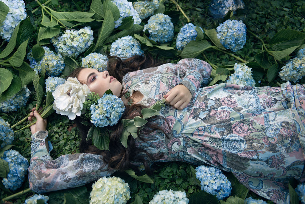 backyard dreamy senior image in garden